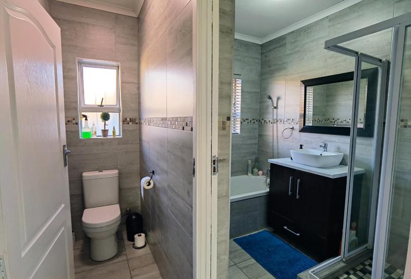4 Bedroom Property for Sale in Goodwood Estate Western Cape